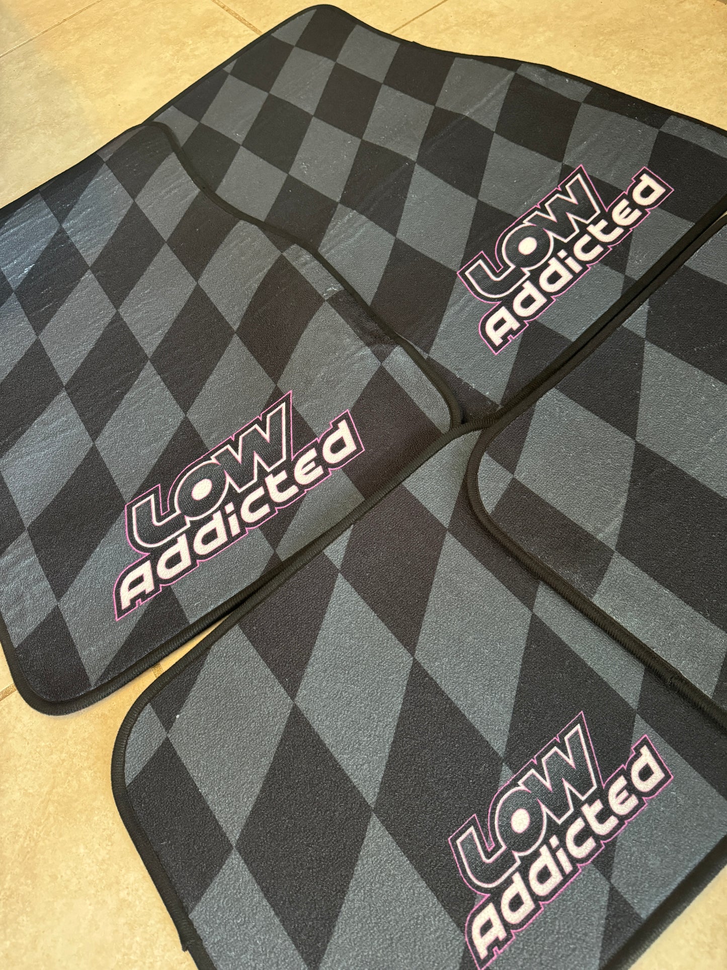 Checkers LA car mats